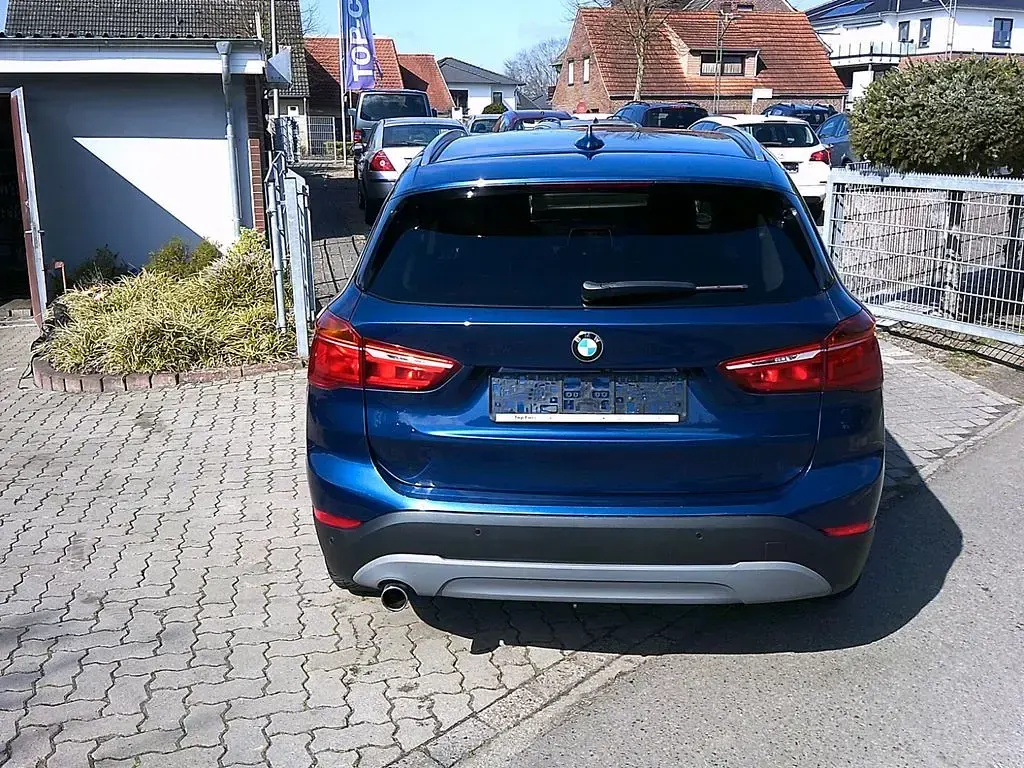 Używany BMW X1 Advantage 150 KM (110 kW) 2017 Niebieski SUV