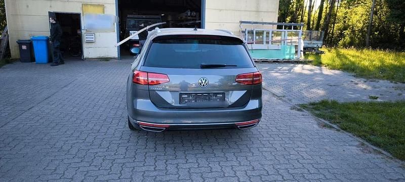 Gebraucht VW Passat Trendline 120 PS (88 kW) 2017 Grau Kombi