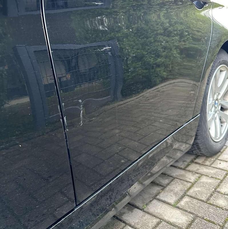 Gebraucht BMW 320 163 PS (119 kW) 2012 Schwarz Kombi