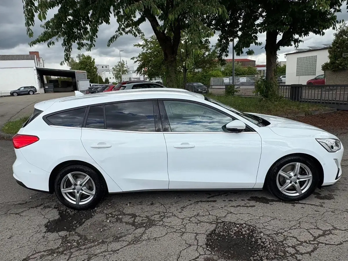 Gebraucht Ford Focus Cool & Connect 150 PS (110 kW) 2019 Weiß Limousine