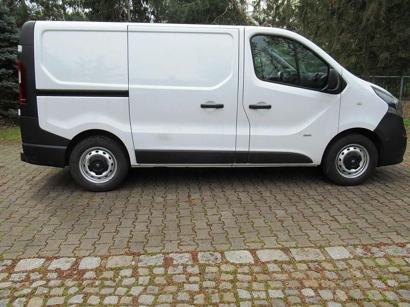 Gebraucht Opel Vivaro 140 PS (102 kW) 2015 Weiß Van / Kleinbus
