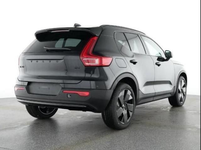 Gebraucht Volvo XC40 Plus 197 PS (144 kW) 2025 Onyx black (schwarz) SUV