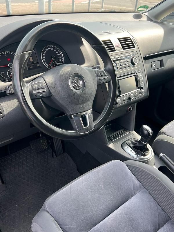 Gebraucht VW Touran 140 PS (102 kW) 2012 Grau Van / Kleinbus