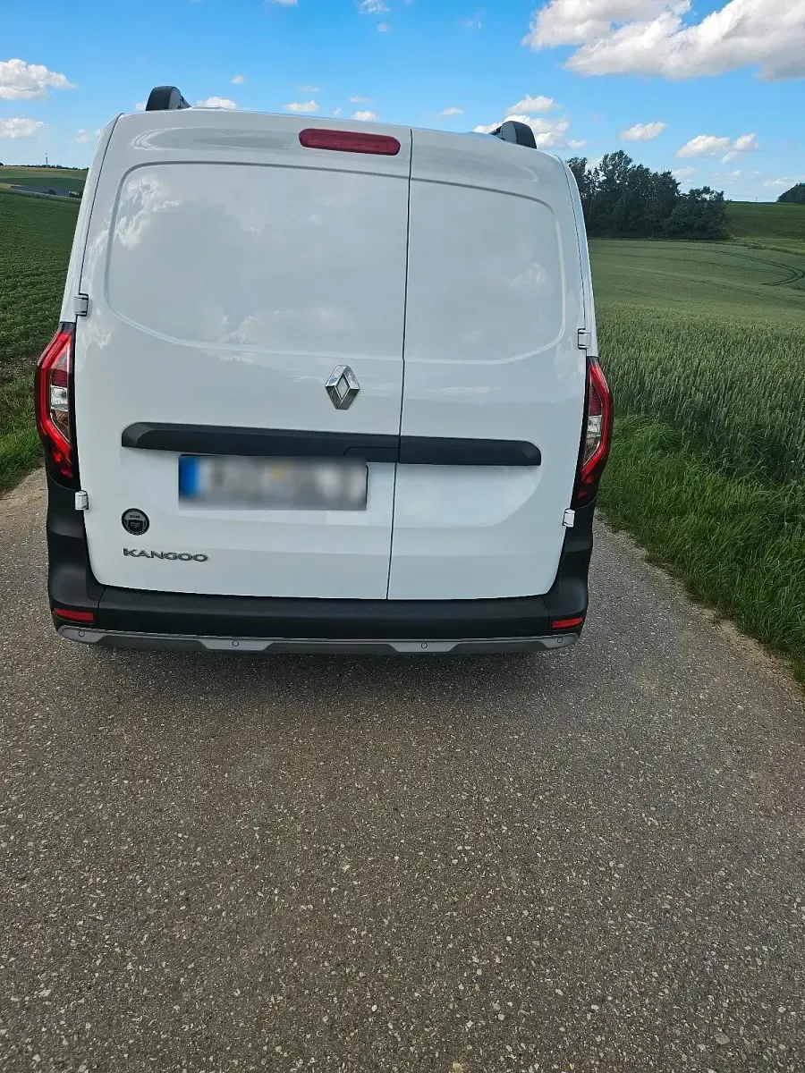 Gebraucht Renault Kangoo 95 PS (69 kW) 2022 Weiß Van / Kleinbus
