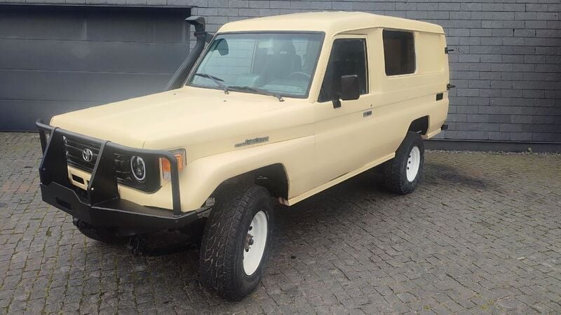Beige Gebraucht 1996 Toyota Land Cruiser SUV | 20.000 € - Bild 1/4