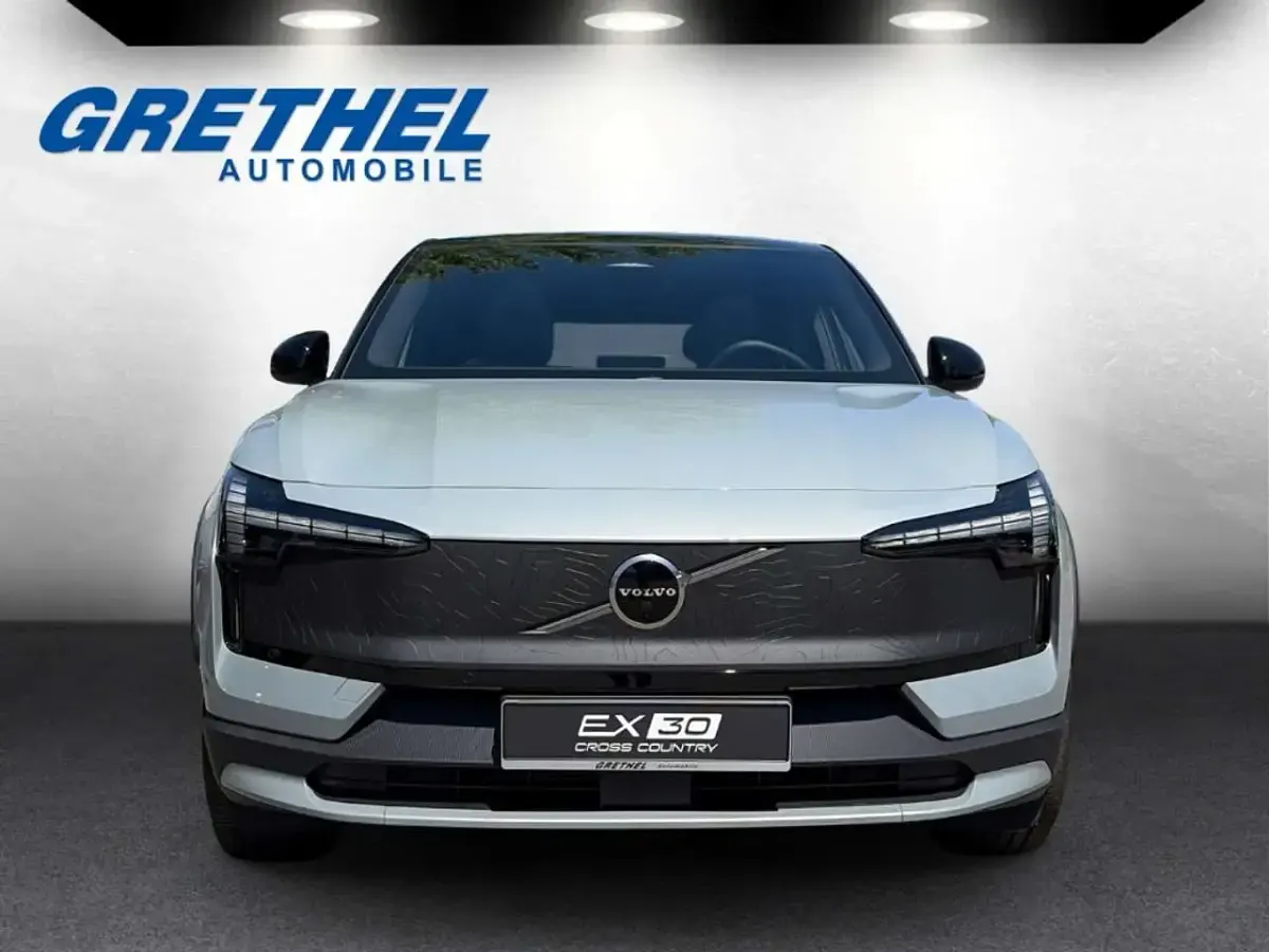 Neu Volvo EX30 CC Performance 314 kW (428 PS) 2025 Hellgrau SUV
