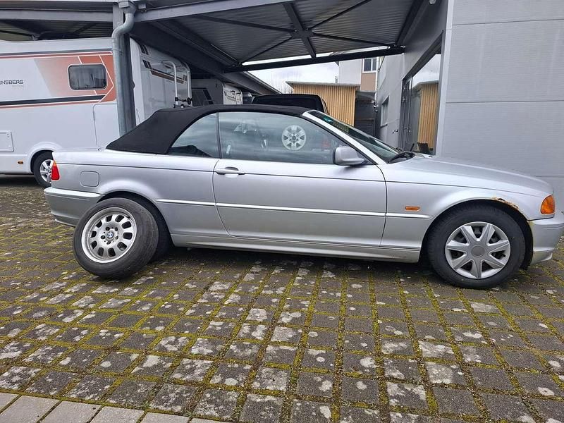Gebraucht BMW 318 Cabriolet 143 PS (105 kW) 2003 Silber Cabrio