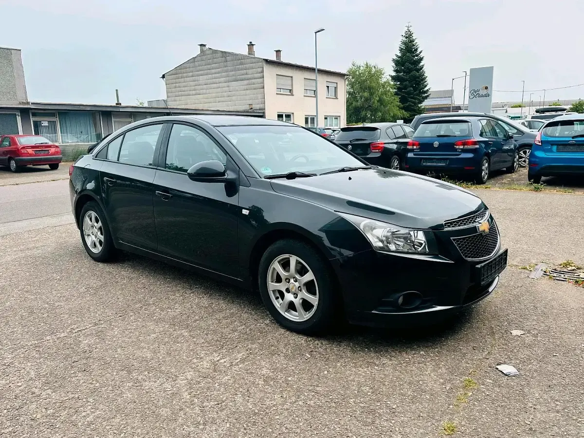 Gebraucht Chevrolet Cruze 163 PS (119 kW) 2013 Schwarz Limousine