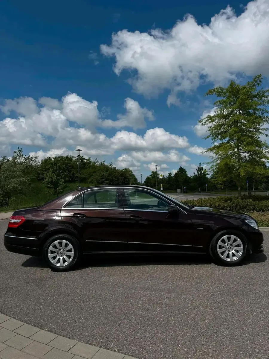 Gebraucht Mercedes E250 204 PS (150 kW) 2011 Limousine