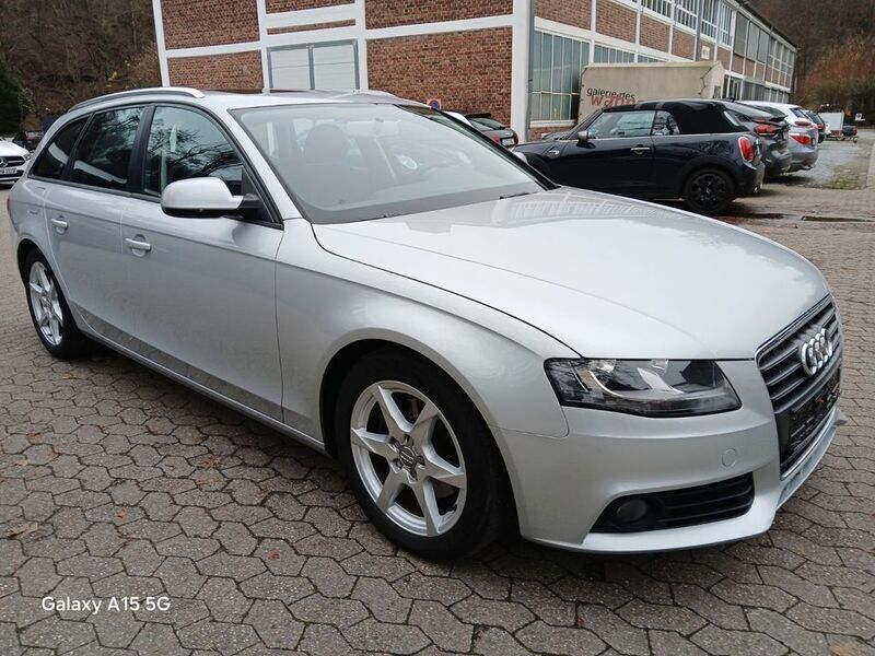 Silber Gebraucht 2011 Audi A4 Ambition Kombi | 10.990 € (Teuer) - Bild 1/4