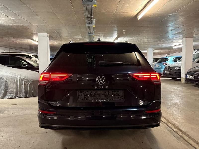 Gebraucht VW Golf VII 150 PS (110 kW) 2021 Schwarz Kleinwagen