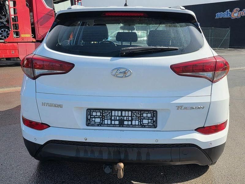 Gebraucht Hyundai Tucson 116 PS (85 kW) 2016 Weiß SUV