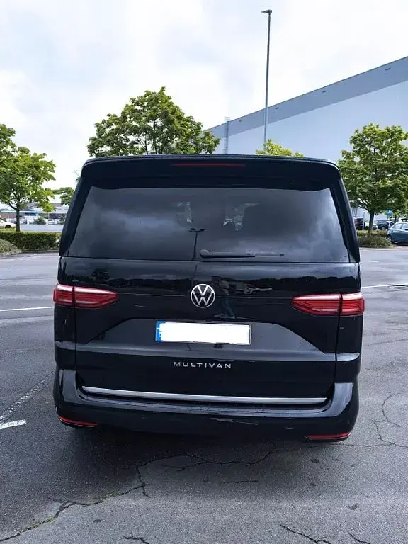 Gebraucht VW Multivan Style 204 PS (150 kW) 2023 Schwarz Van / Kleinbus