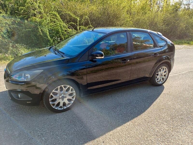 Schwarz Gebraucht 2008 Ford Focus Sport Limousine | 2.300 € (Fairer Preis) - Bild 1/4