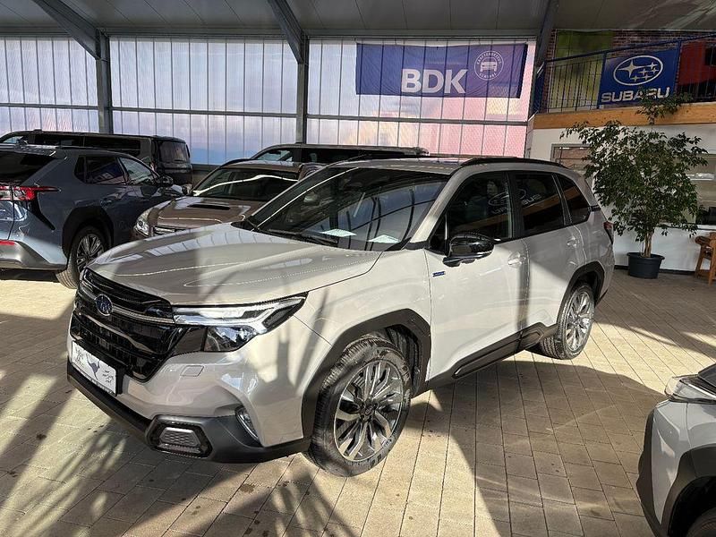 Neu Subaru Forester Platinum 136 PS (100 kW) 2026 Silber SUV