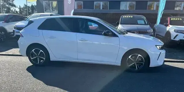 Gebraucht Opel Astra Edition 110 PS (80 kW) 2024 Weiß Limousine