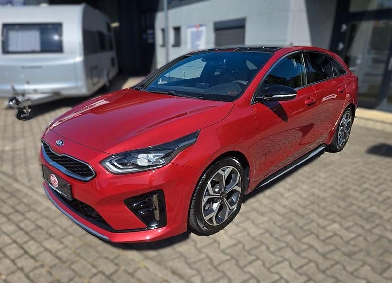 Rot Gebraucht 2019 Kia ProCeed GT-Line Kleinwagen | 21.490 € (Etwas zu teuer) - Bild 1/4