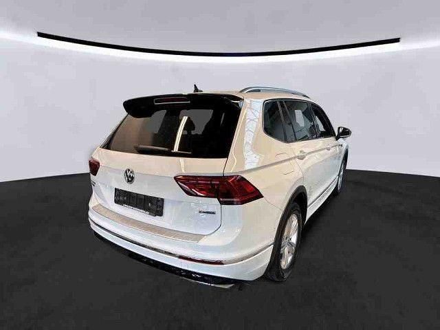 Gebraucht VW Tiguan Allspace Highline 200 PS (147 kW) 2021 Pure white SUV