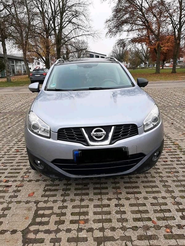 Silber Gebraucht 2012 Nissan Qashqai +2 SUV | 6.990 € (Etwas zu teuer) - Bild 1/4