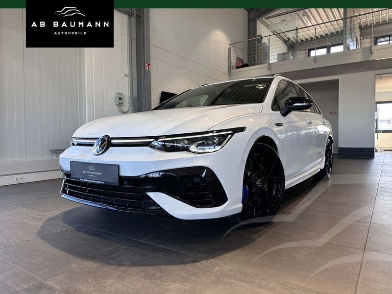 Weiß Gebraucht 2022 VW Golf VIII R Kombi | 38.990 € (Fairer Preis) - Bild 1/3