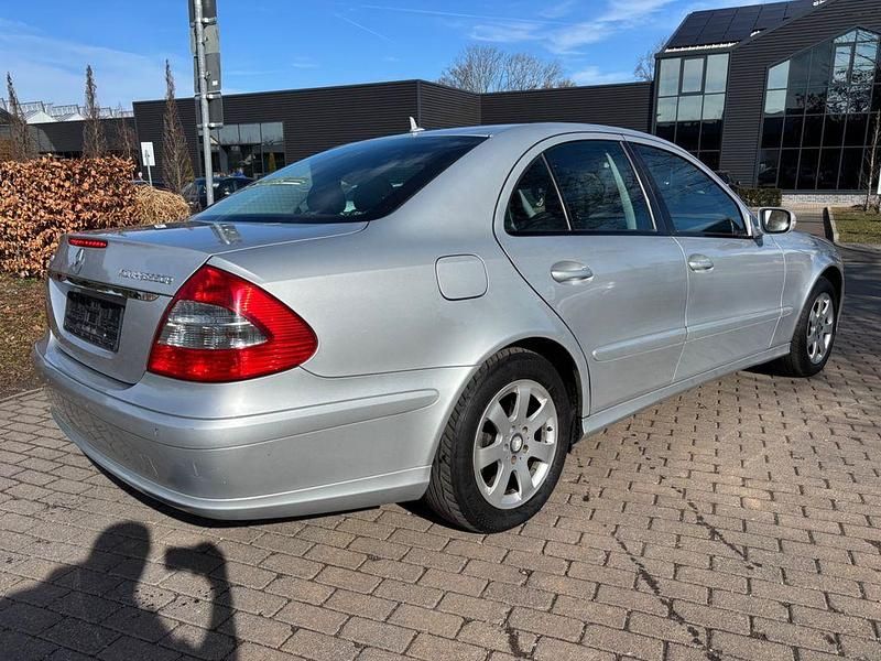 Gebraucht Mercedes E200 184 PS (135 kW) 2008 Grau Limousine