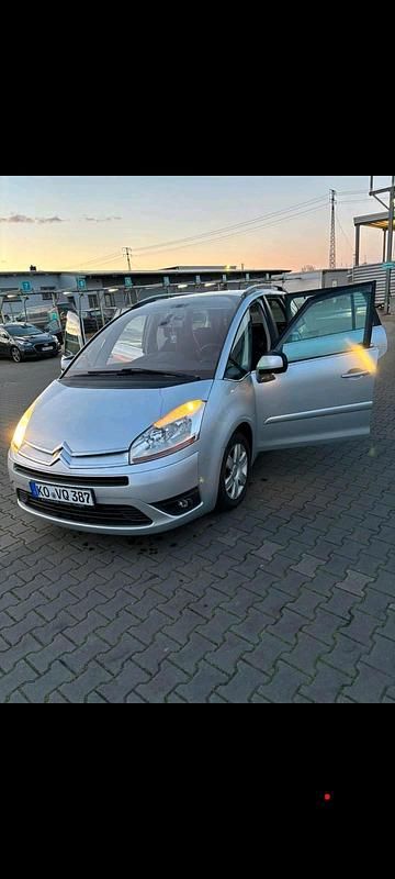 Grau Gebraucht 2011 Citroën Grand C4 Picasso Van / Kleinbus | 3.900 € (Guter Preis) - Bild 1/4