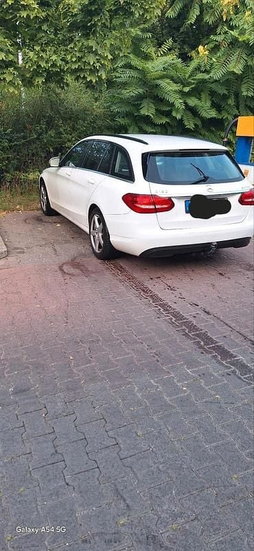 Weiß Gebraucht 2015 Mercedes C180 Kombi | 8.700 € (Superpreis) - Bild 1/3