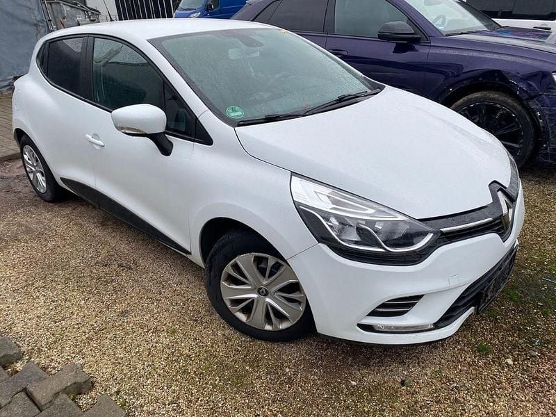 Weiß Gebraucht 2017 Renault Clio IV Limousine | 6.690 € (Guter Preis) - Bild 1/4