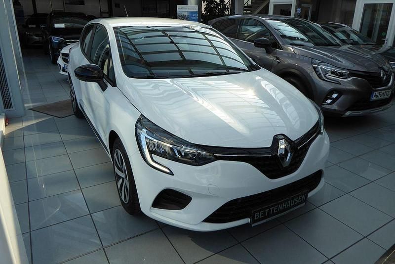 Gebraucht Renault Clio V Equilibre 67 PS (49 kW) 2022 Weiß Limousine