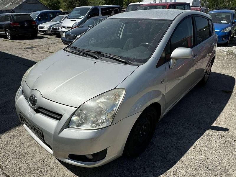 Silver metallic Gebraucht 2009 Toyota Corolla Verso Sol Van / Kleinbus | 3.500 € (Fairer Preis) - Bild 1/4