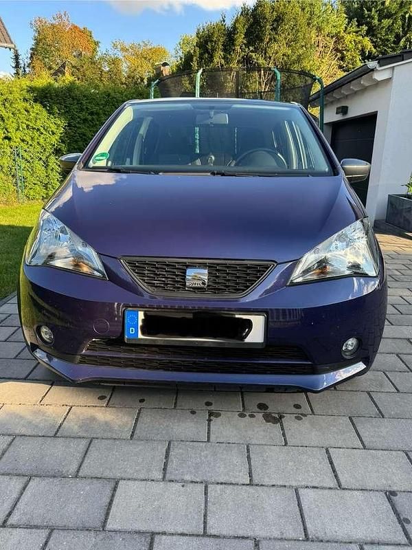 Blau Gebraucht 2016 Seat Mii CONNECT Kleinwagen | 10.000 € (Fairer Preis) - Bild 1/4