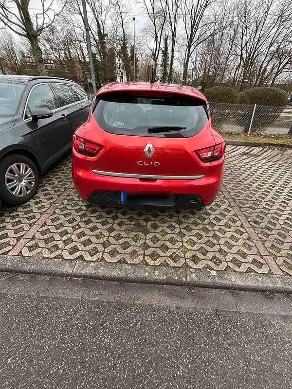 Gebraucht Renault Clio IV LIMITED 73 PS (53 kW) 2016 Rot Kleinwagen