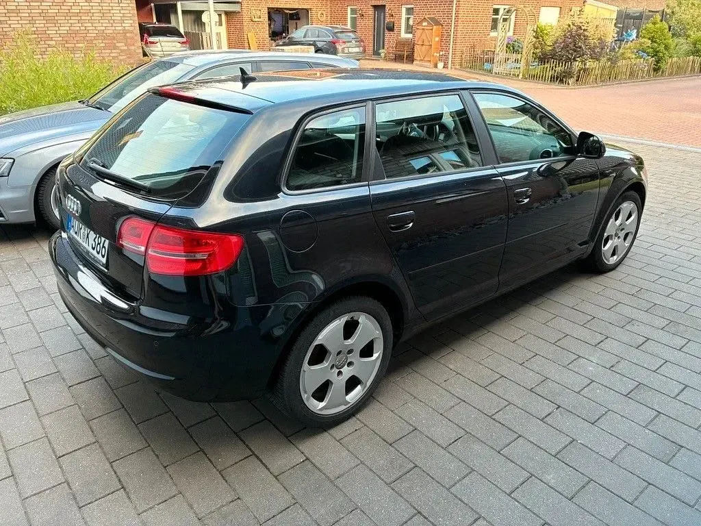 Gebraucht Audi A3 Attraction 105 PS (77 kW) 2010 Schwarz Kleinwagen