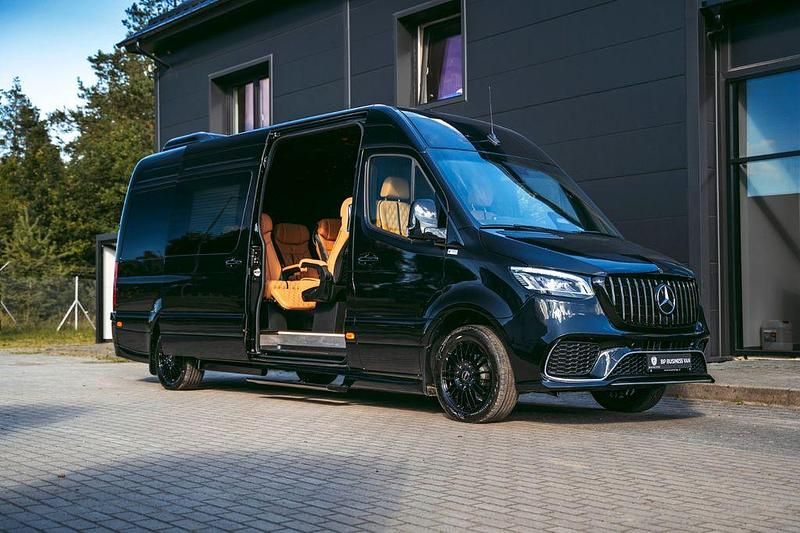 Schwarz Neu 2025 Mercedes Sprinter Business Van | 199.900 € - Bild 1/4