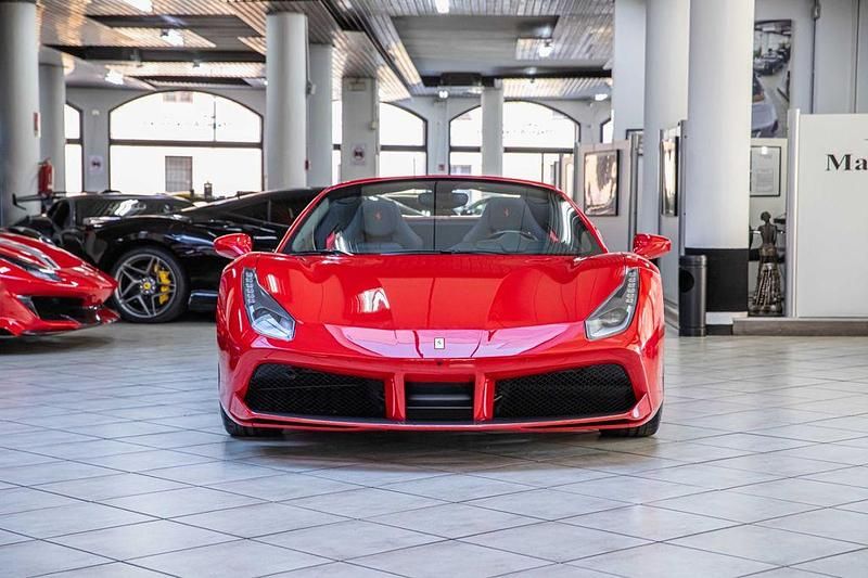 Gebraucht Ferrari 488 669 PS (492 kW) 2016 Rot Cabrio