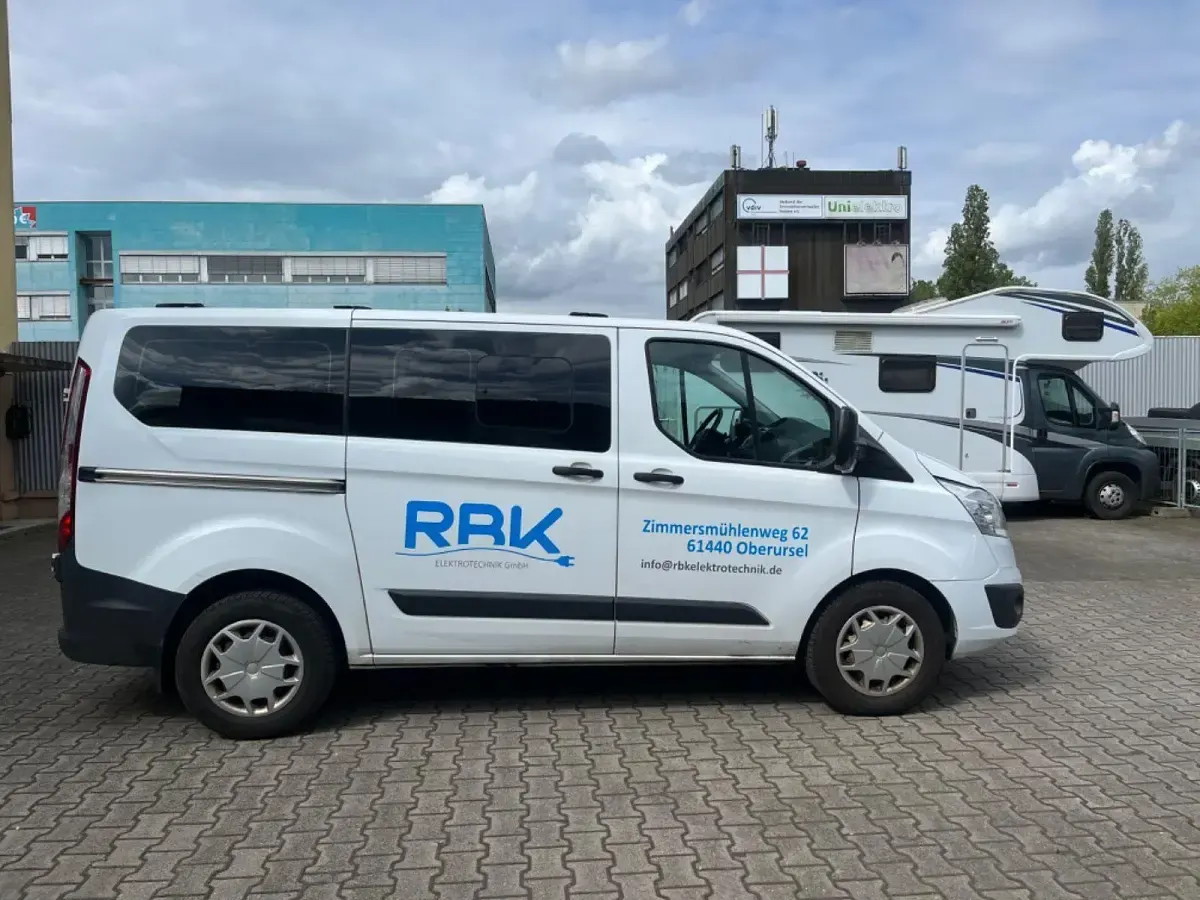 Gebraucht Ford Transit 131 PS (96 kW) 2018 Weiß Kombi