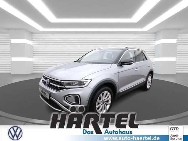 Deep black perleffekt, pearl effect Gebraucht 2023 VW T-Roc Style SUV | 28.400 € (Fairer Preis) - Bild 1/4