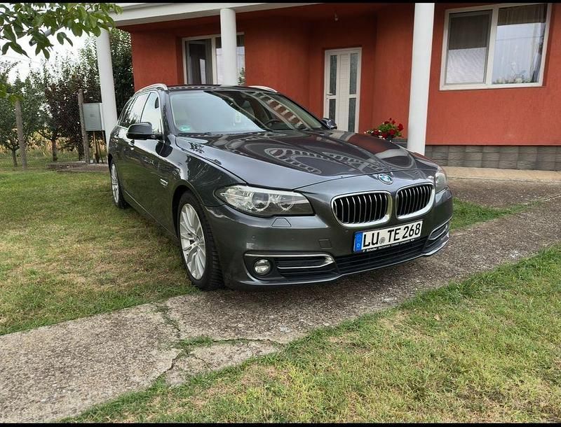 Grau Gebraucht 2015 BMW 520 Luxury Line Kombi | 10.500 € (Fairer Preis) - Bild 1/4