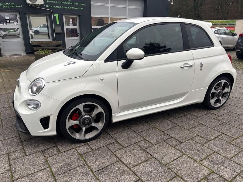 Gebraucht Abarth 595 Basis 145 PS (106 kW) 2019 Weiß Kleinwagen