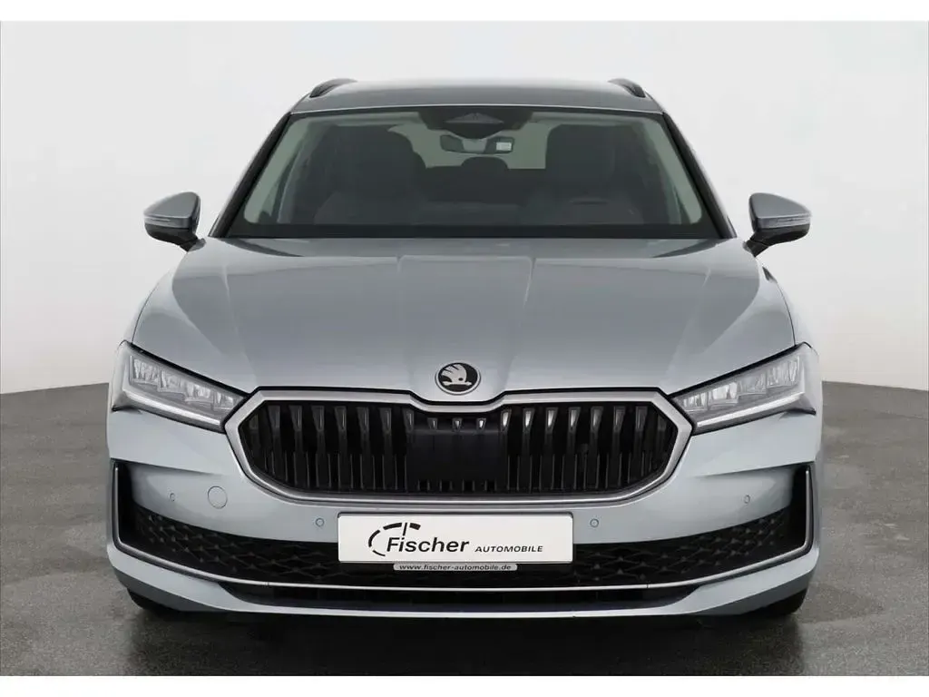 Gebraucht Skoda Superb Selection 150 PS (110 kW) 2024 Silber Kombi