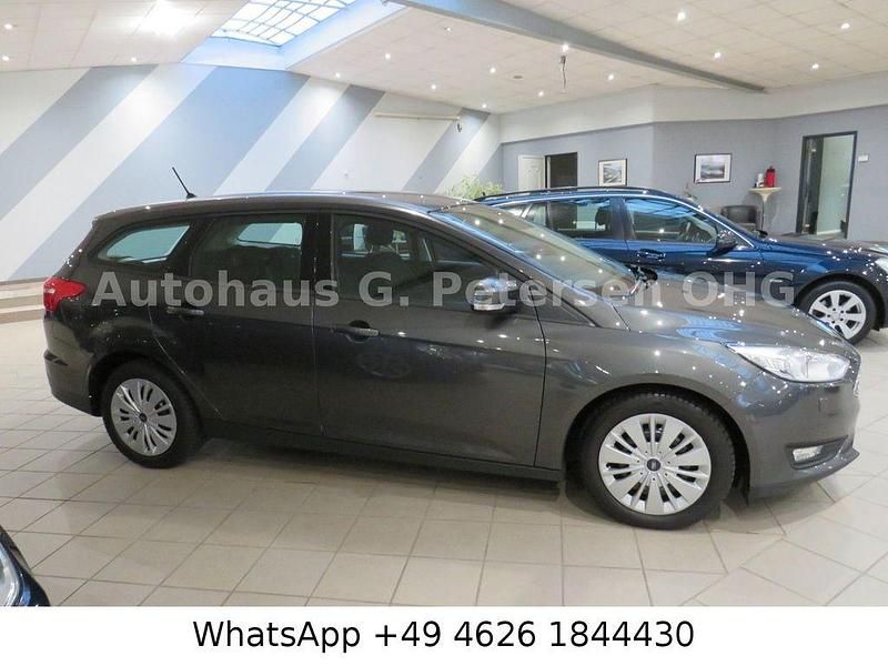 Gebraucht Ford Focus Business Edition 125 PS (91 kW) 2018 Grau Limousine
