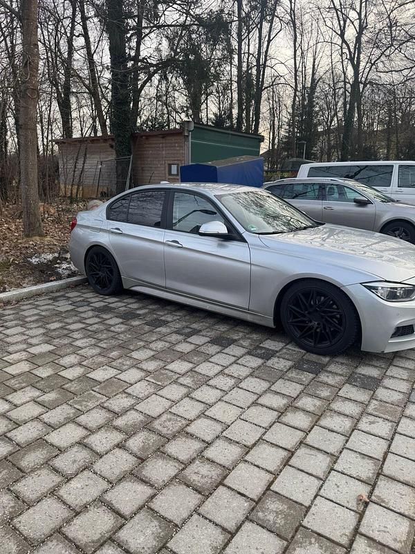 Gebraucht BMW 320 M Sport 190 PS (139 kW) 2017 Silber Limousine