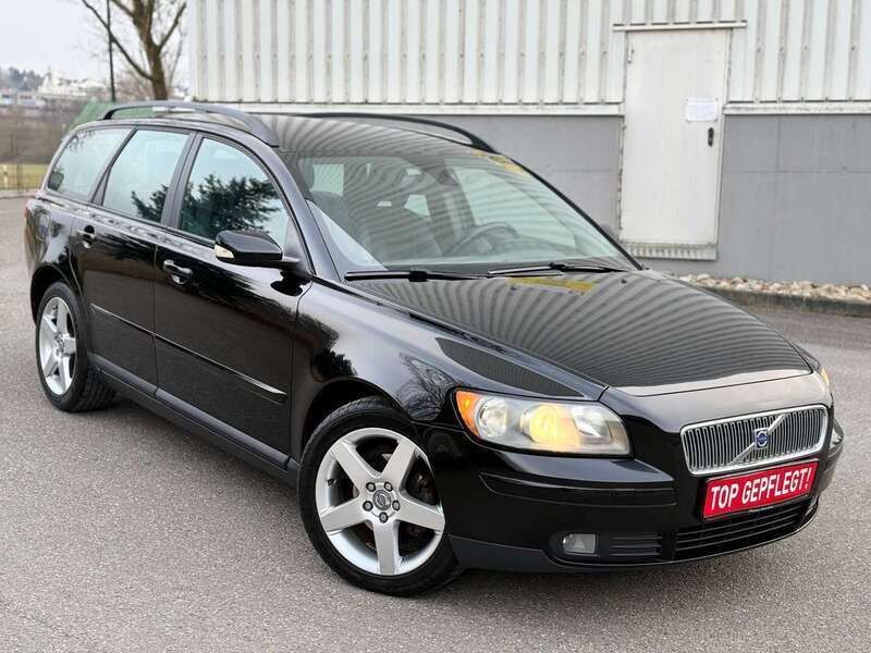 Schwarz Gebraucht 2006 Volvo V50 Kombi | 2.650 € (Fairer Preis) - Bild 1/4