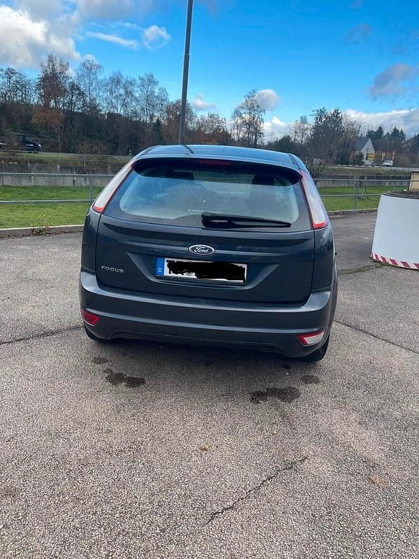 Gebraucht Ford Focus 100 PS (73 kW) 2008 Grau Limousine