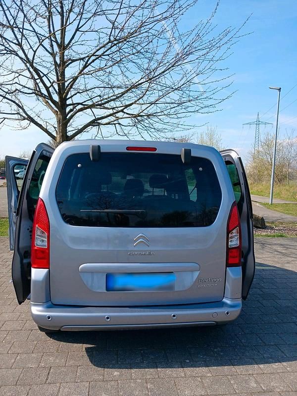 Gebraucht Citroën Berlingo 99 PS (72 kW) 2017 Silber Van / Kleinbus