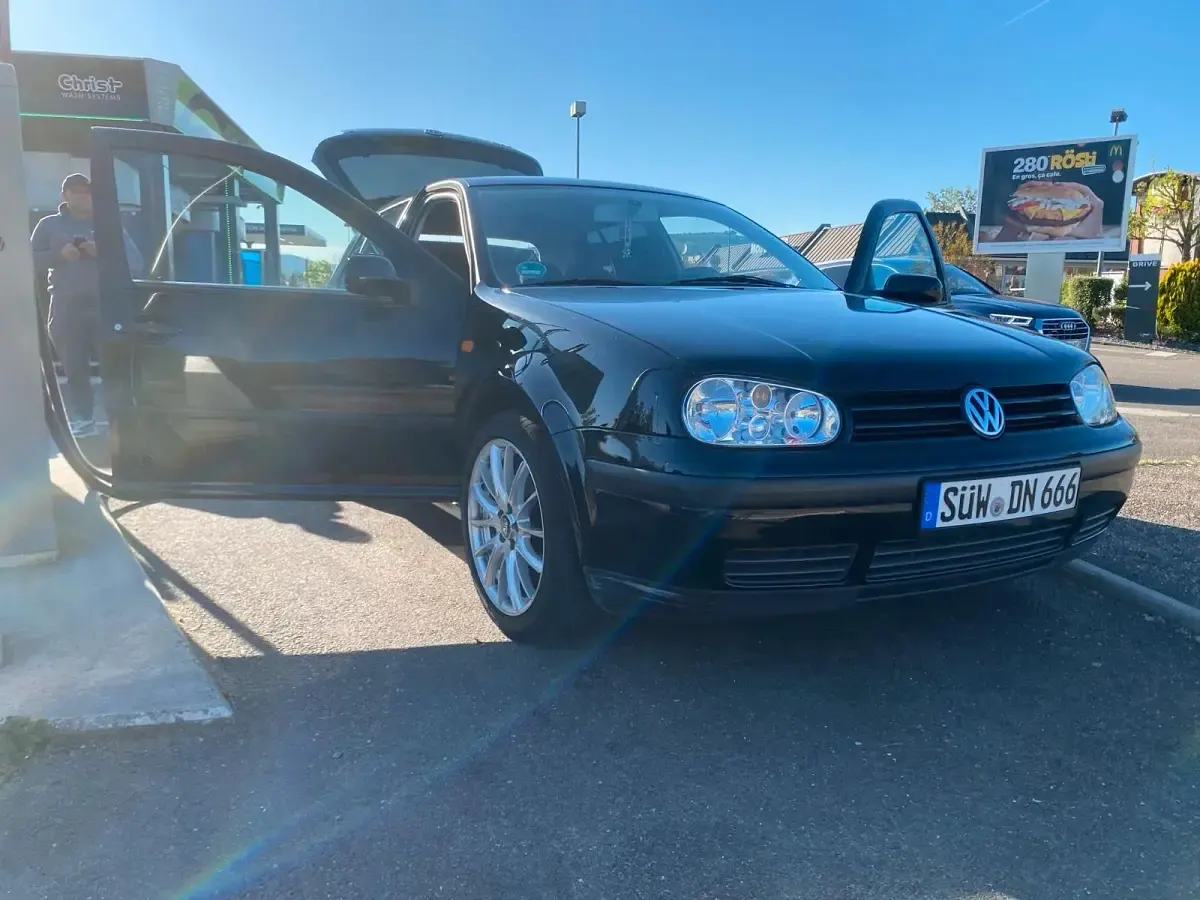 Gebraucht VW Golf IV 101 PS (74 kW) 1997 Schwarz Kleinwagen