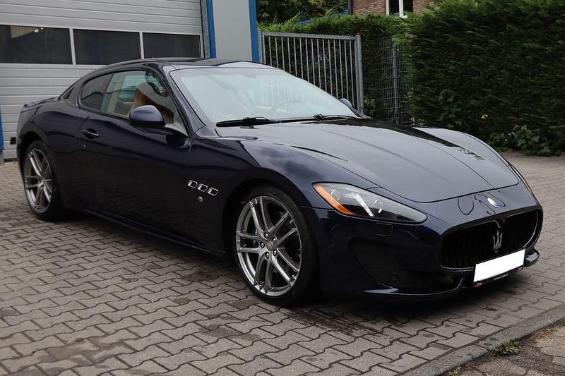 Blau Gebraucht 2015 Maserati Granturismo Coupé | 49.990 € - Bild 1/4