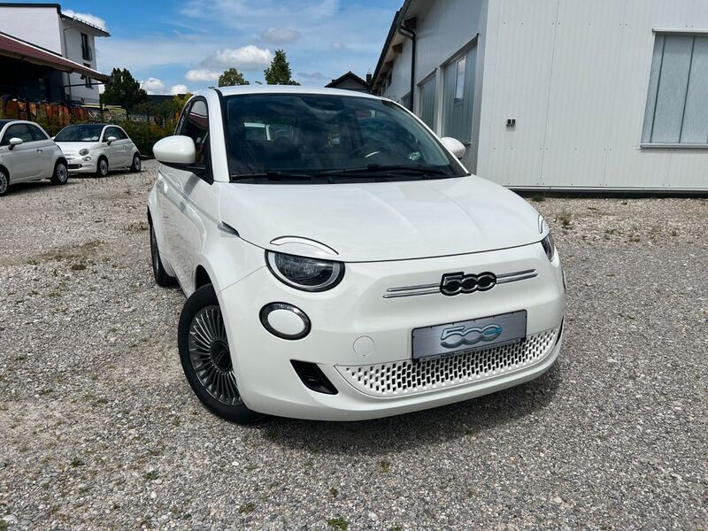 Arktis weiß Gebraucht 2023 Fiat 500e Kleinwagen | 25.790 € (Etwas zu teuer) - Bild 1/4