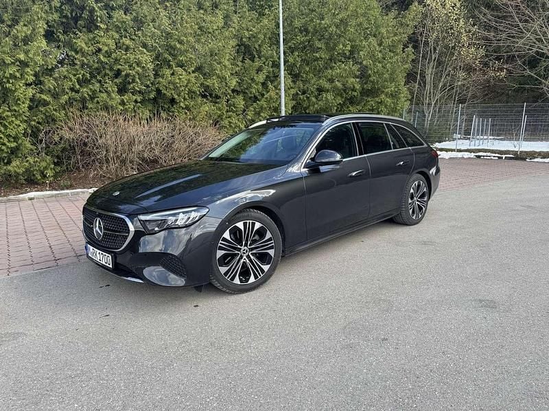 Gebraucht Mercedes E220 Avantgarde 197 PS (144 kW) 2024 Grau Kombi