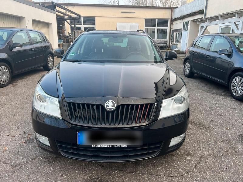Gebraucht Skoda Octavia 160 PS (117 kW) 2012 Schwarz Kombi